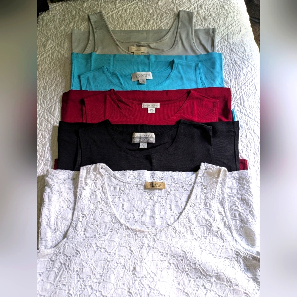 Group of 5 Women's Tank Tops in White, Black, Red, Blue, and Gray - Size L